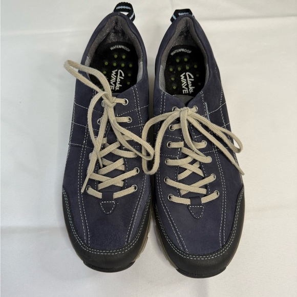 Clarks Blue and Tan Sneakers with Suede Texture - Picture 1 of 8